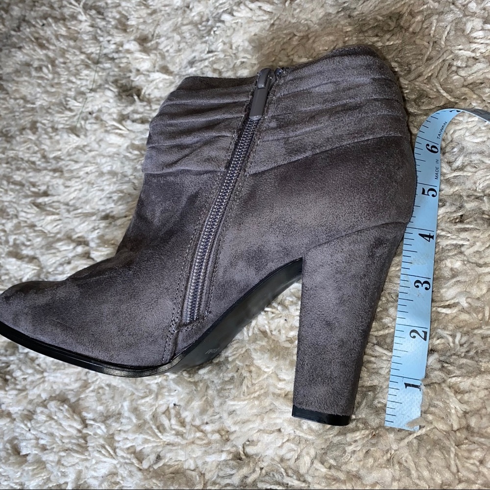 NWOT IMPO Onstage Slate Grey Faux Suede Boots - Picture 9 of 9